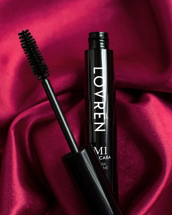 Lovrén odżywczy i ochronny tusz do rzęs z woskiem pszczelim efekt super objętości Mascara M1 Extra Volumne, 10 ml