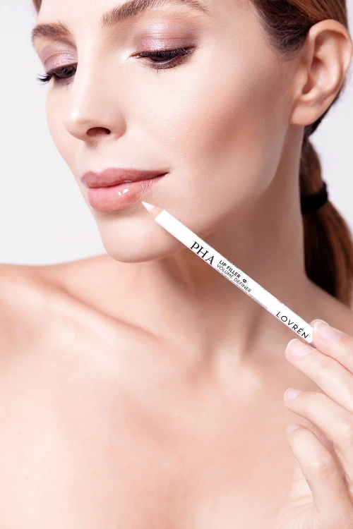 Lovrén kredka wypełniająca usta z kwasem hialuronowym, vit E i olejem kokosowym PHA Lip Filler Volume Definer, 1 g