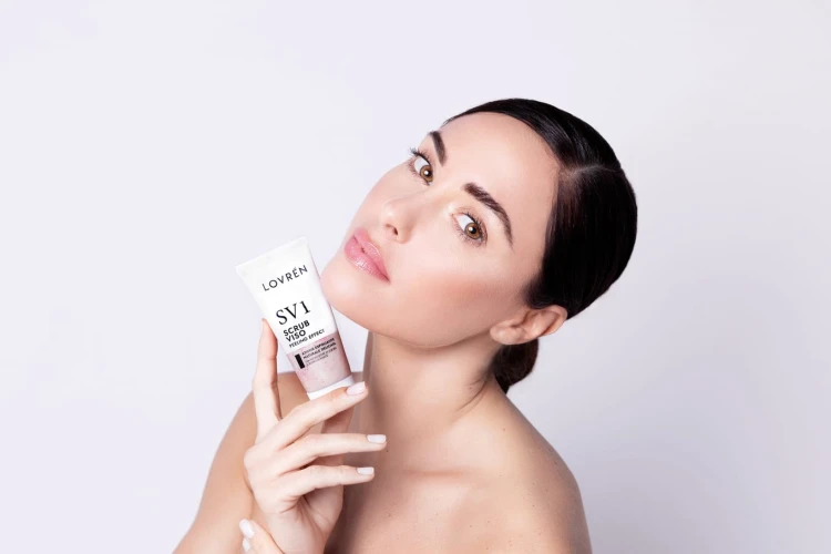 Lovrén SV1 Peeling do twarzy o działaniu odżywczym, 50 ml